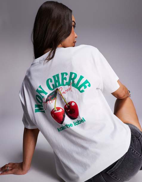 Kaiia Exclusive – Biały T-shirt oversize o wysokiej zawartości bawełny z grafiką wiśni z napisem „Mon Cherie” na plecach - view 1