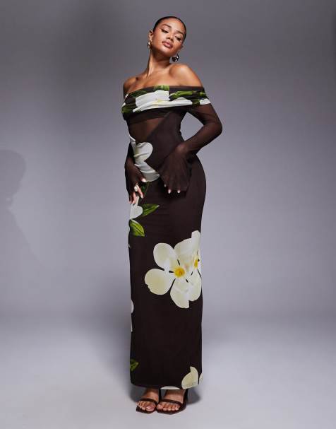 Kaiia Exclusive – Brązowa opinająca sukienka maxi z dekoltem bardot i rozkloszowanymi rękawami z prześwitującej siateczki w kremowy kwiatowy wzór - view 1