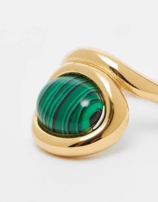 Kaiia – Exclusive – Cocktail-Ring aus Edelstahl in Gold-Optik mit abstraktem Design und grünem Stein, 2 von 3