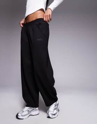 Kaiia Exclusive Cotton Rich Seam Detail Barrel Leg Sweatpants In Black