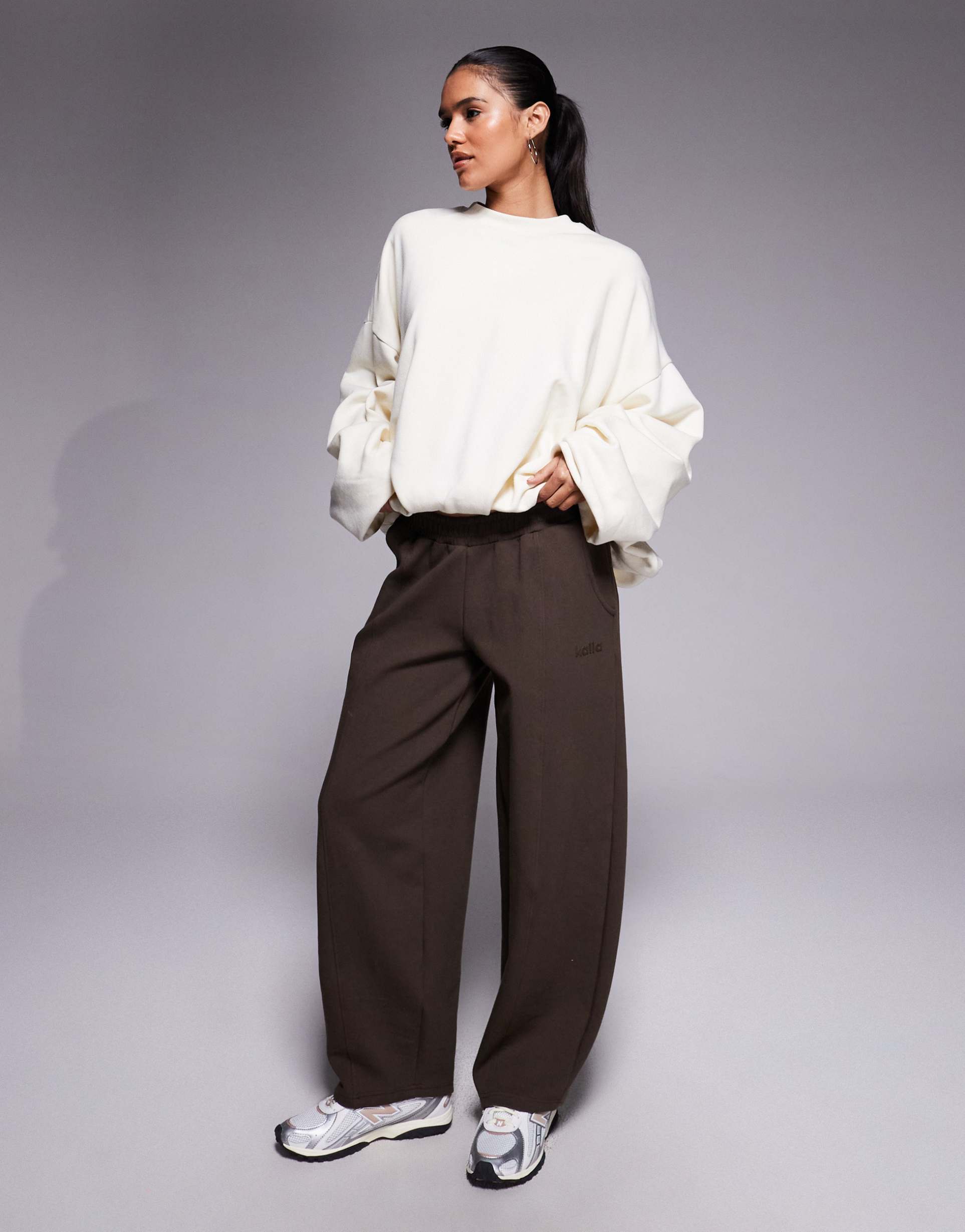 kaiia exclusive cotton rich seam detail barrel leg sweatpants in chocolate brown