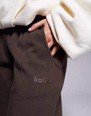Kaiia Exclusive Cotton Rich Seam Detail Barrel Leg Sweatpants In Brown