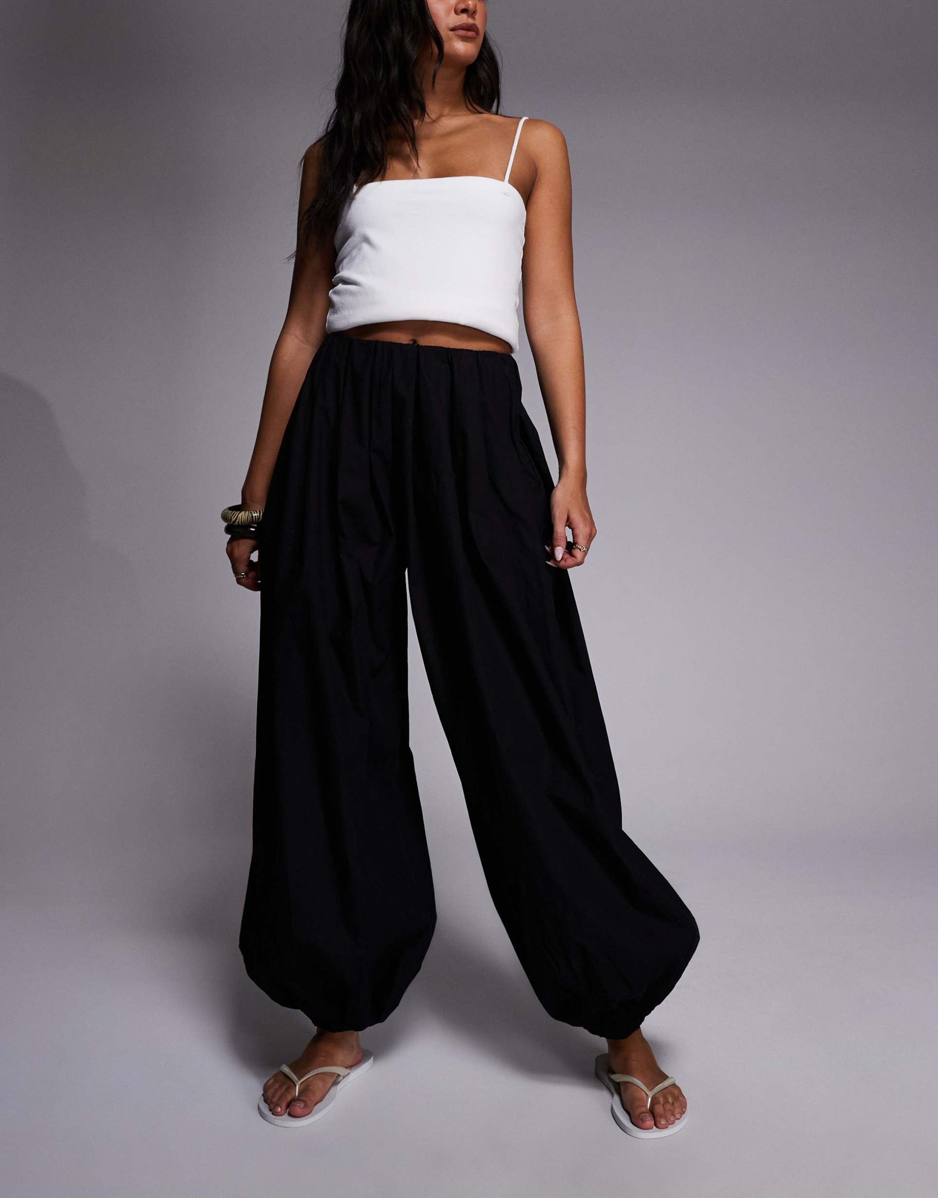 kaiia exclusive cotton volume balloon leg pants in black