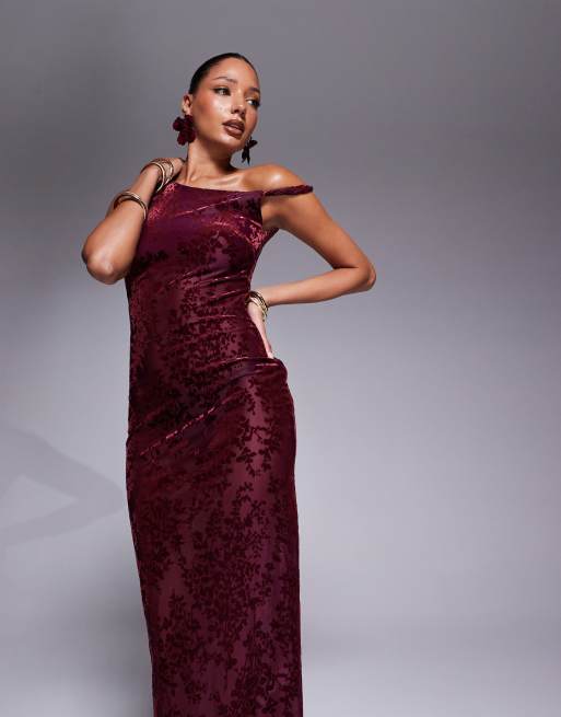 Kaiia exclusive devore off the shoulder twist maxi dress in burgundy 