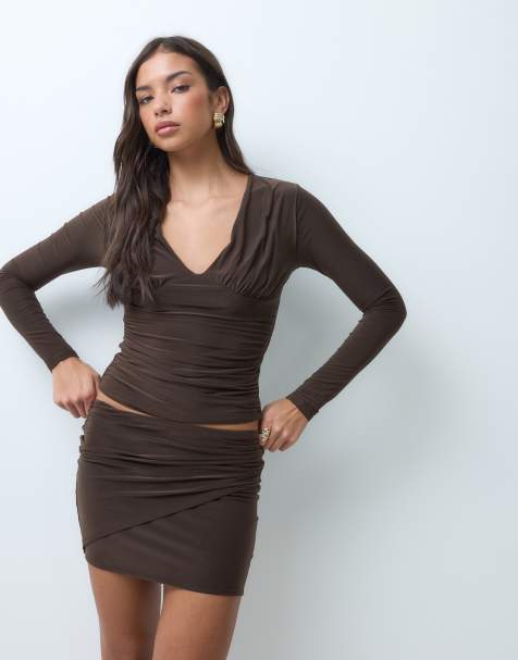 Kaiia exclusive double sculpted slinky v-neck ruched side top co-ord in chocolate - view 1