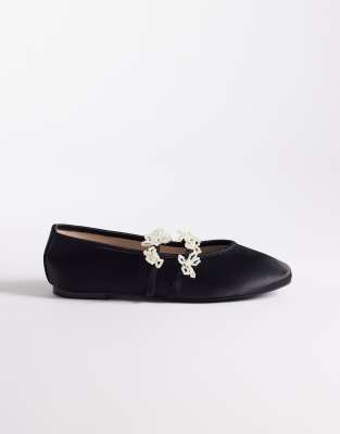 Kaiia exclusive double strap pearl floral satin ballet flats in black black 11790₽