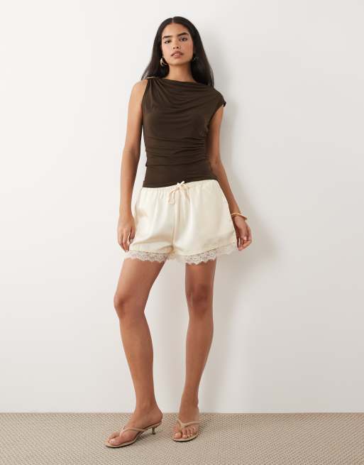 Kaiia exclusive elastic waist lace trim satin shorts in cream, 2 of 5