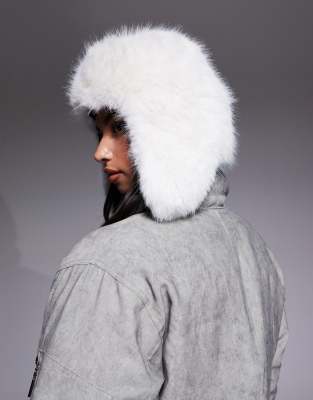 Kaiia Exclusive Faux Fur Trapper Hat In White