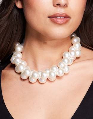 Kaiia Exclusive Faux Pearl Chunky Necklace In Silver