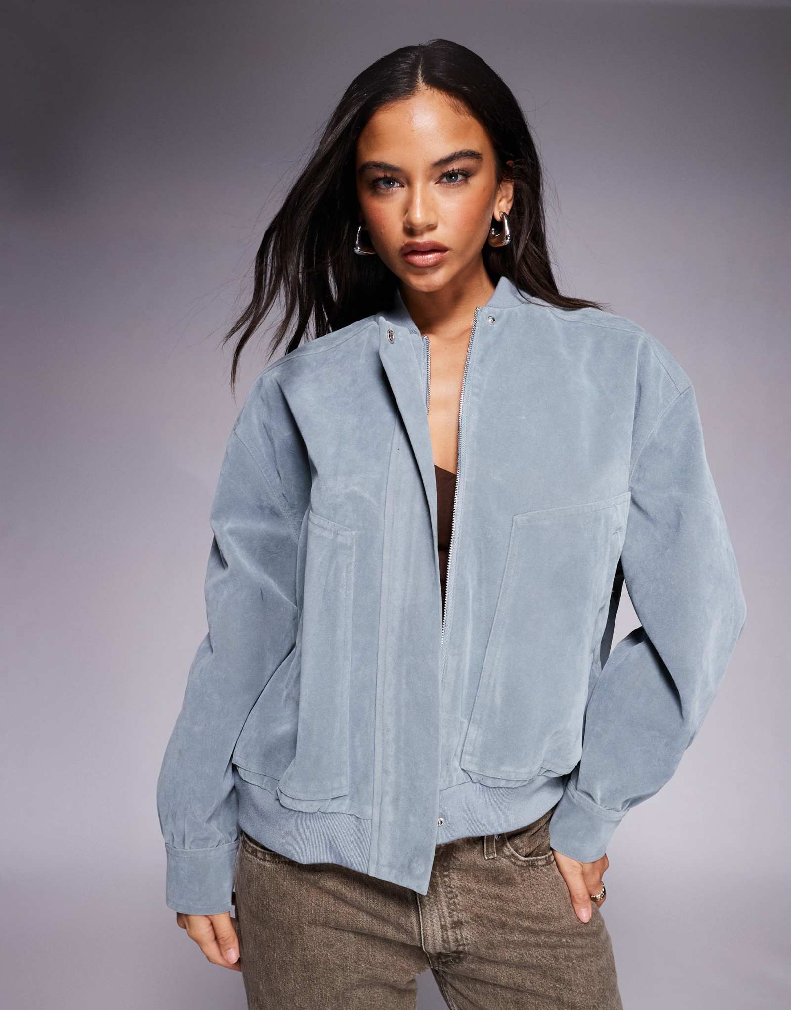 Эксклюзивная куртка-бомбер из искусственной замши Kaiia нежно-голубого цвета