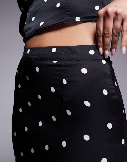 Kaiia – Exclusive – Figurbetonter Satin-Maxirock in Schwarz gepunktet, Kombiteil, 4 von 5
