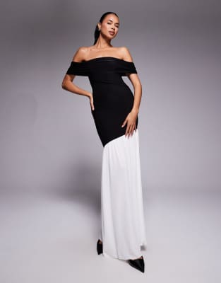 Kaiia - Exclusive - Figurbetontes, zweilagiges Maxikleid in Schwarz-Weiß mit umgeschlagenem Carmen-Ausschnitt und asymme...