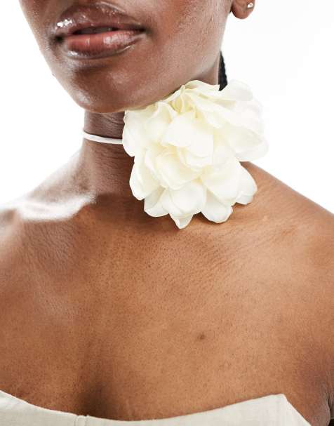 Kaiia exclusive floral choker in white - view 1