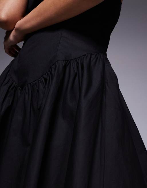 Kaiia Exclusive halterneck low back dropped V-waist mini dress in black, 4 of 4