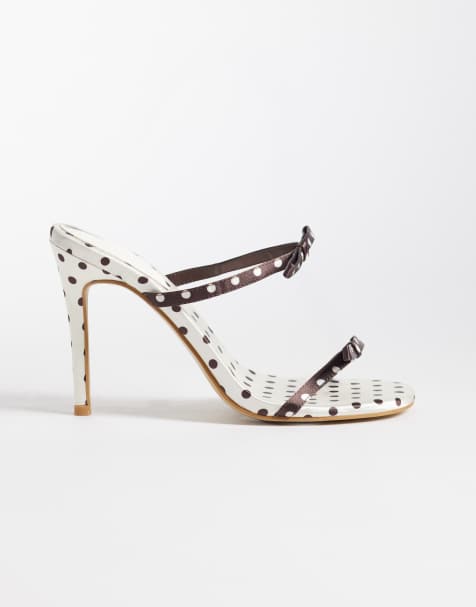 Kaiia – Exclusive – in Braun und Cremeweiß mit Polka Dots, farblich abgesetztem Schleifendetail und Kitten-Absatz - view 1