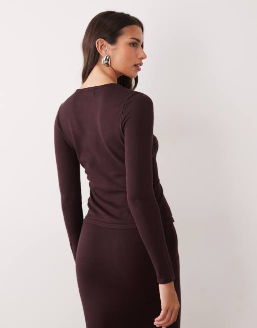Kaiia Exclusive knit long sleeve split front clasp detail top in brown - part of a set, 4 of 4