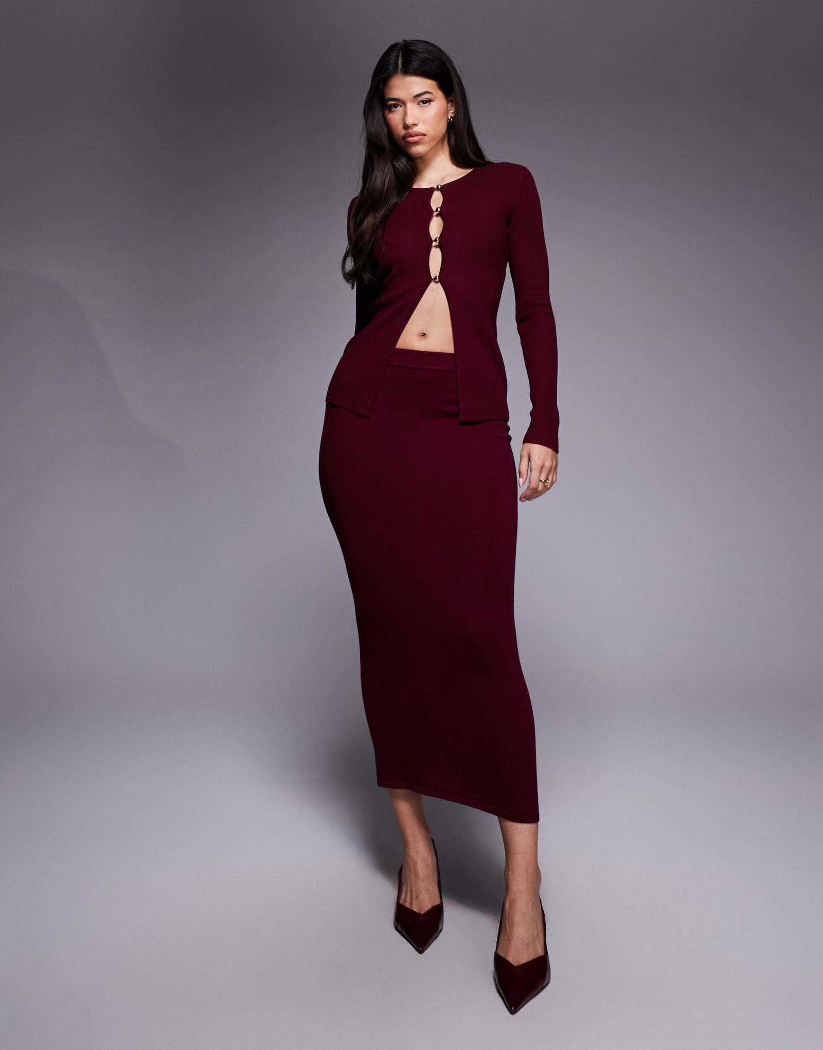 Эксклюзивная трикотажная юбка макси от Kaiia темно-бордового цвета - часть комплекта