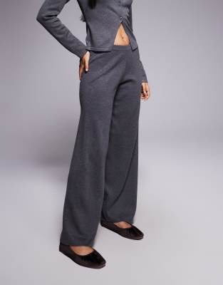 Kaiia Exclusive Knit Pants In Gray
