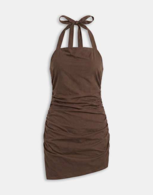 Kaiia exclusive linen blend halterneck ruched side detail mini dress in brown, 5 of 7