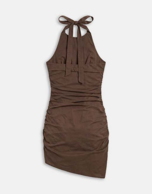 Kaiia exclusive linen blend halterneck ruched side detail mini dress in brown, 6 of 7