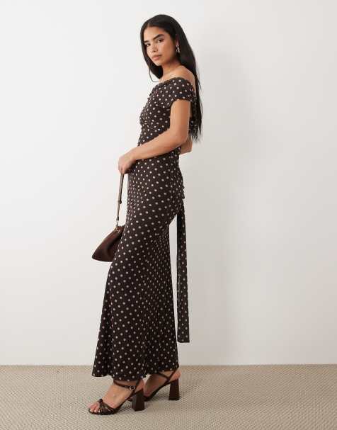 Kaiia - Exclusive - Maxi jurk van gladde stof met gedrapeerde taille en gedrapeerde achterkant in chocoladebruin met roze stippen - view 1