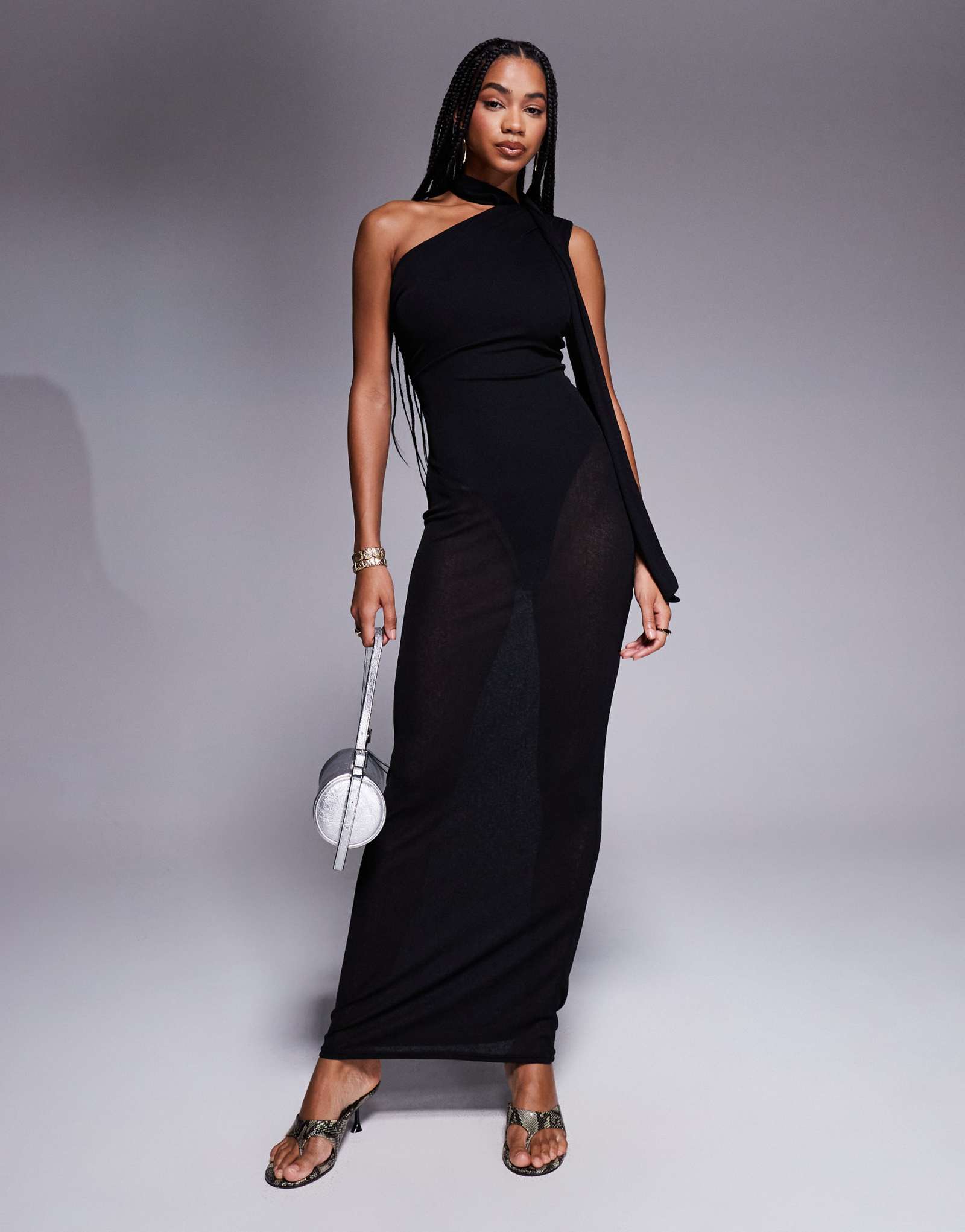 Эксклюзивное макси-платье Kaiia с сетчатым шарфом на одно плечо и прозрачным подолом черного цвета