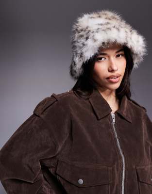 Kaiia - Exclusive - Oversize-Anglerhut aus Kunstpelz mit Schneeleopardenmuster-Bunt