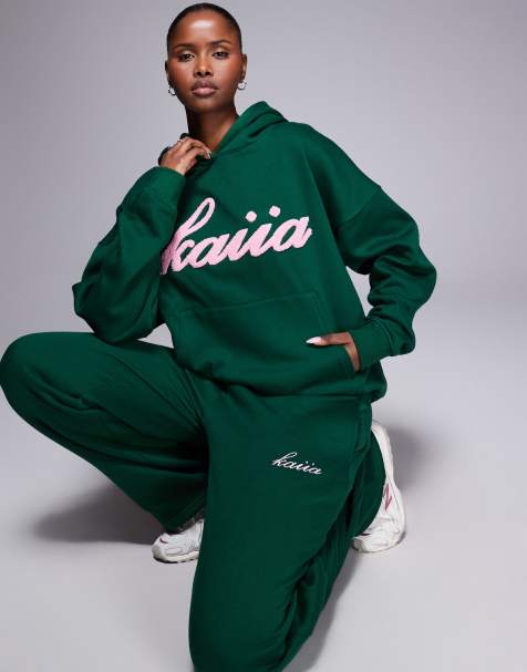 Kaiia – Exclusive – Oversize-Kapuzenpullover in Grün mit hohem Baumwollanteil und rosa Teddyfell-Logo, Kombiteil - view 1