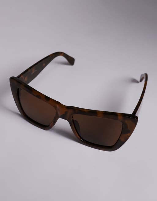 Kaiia exclusive oversized cat eye sunglasses in brown tort, 3 of 3