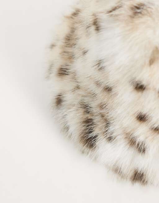 Kaiia exclusive oversized faux fur bucket hat in snow leopard, 3 of 3