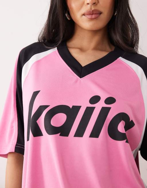 Kaiia exclusive oversized v-neck football jersey in pink and black, 3 of 4