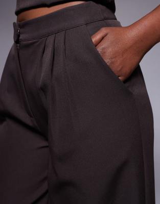 Kaiia Exclusive Pleat Detail Wide Leg Tailored Pants Chocolate Brown - Part Of A Set In Brown