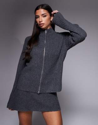 Kaiia Exclusive Ribbed Knit Zip Through Funnel Neck Cardigan In Gray