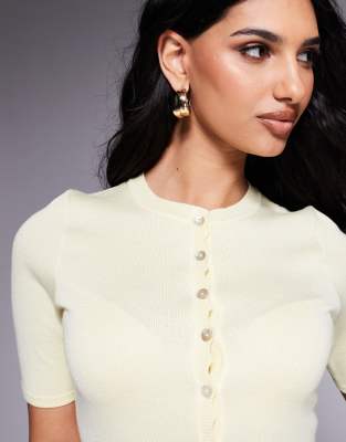 Kaiia Exclusive Scallop Button Front Short Sleeve Cardigan In Yellow