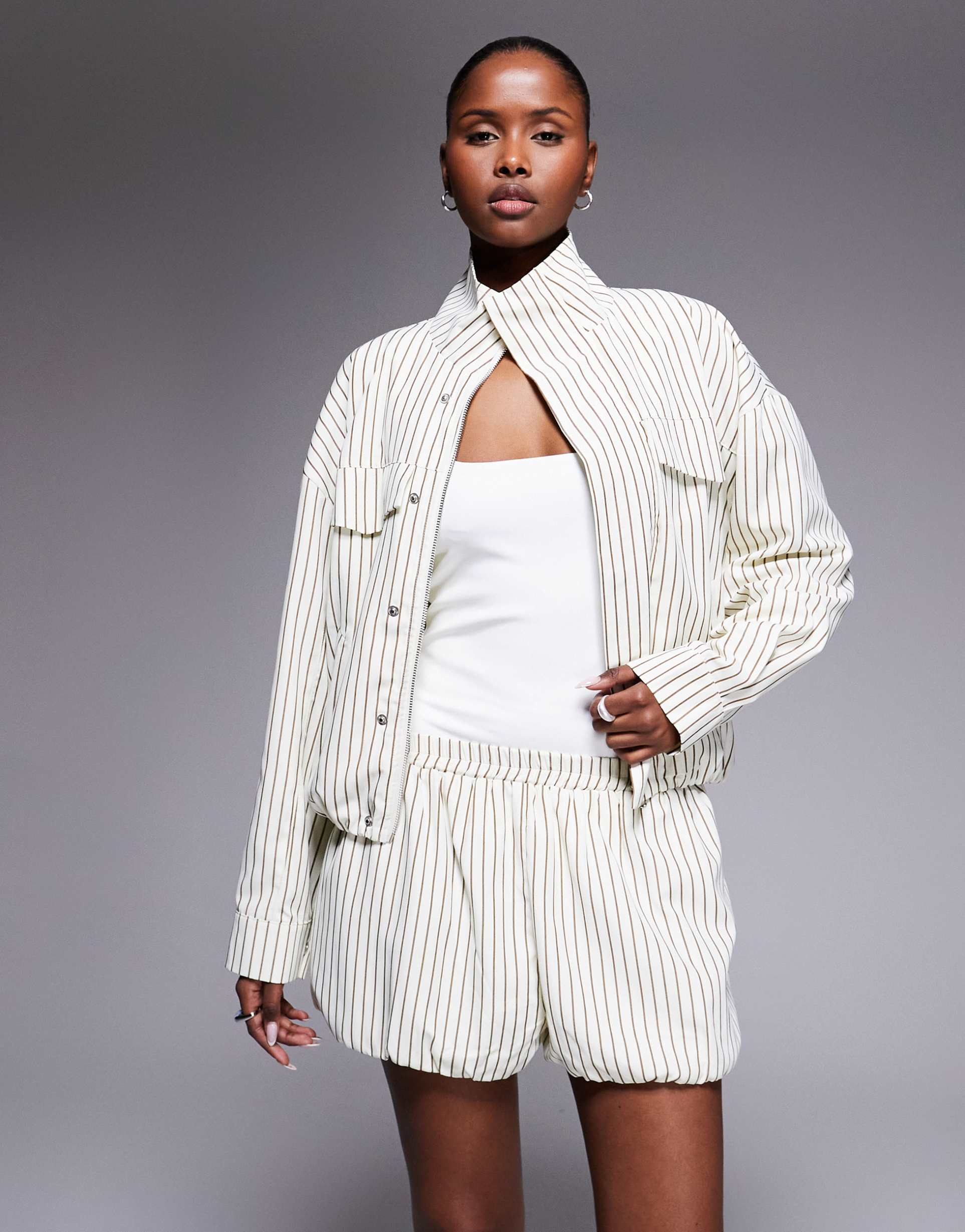 kaiia exclusive striped bubble shorts in cream and brown - part of a set