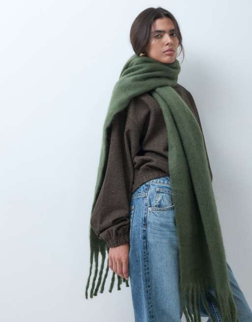 Kaiia exclusive super soft oversized fringed scarf in olive, 4 of 5