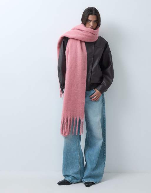 Kaiia exclusive super soft oversized fringed scarf in pink, 4 of 5