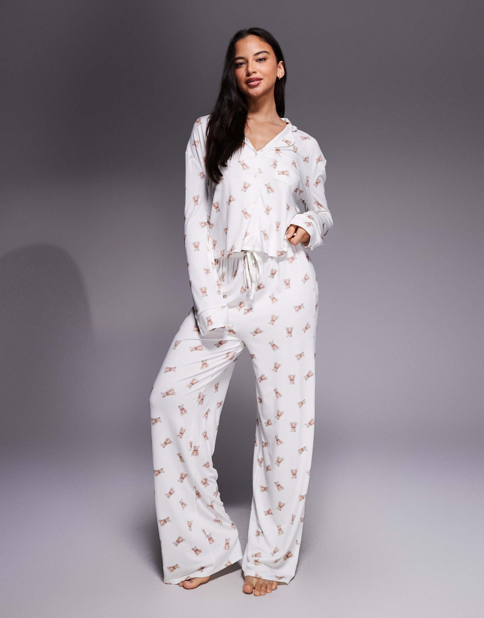 Эксклюзивные супермягкие пижамные штаны Kaiia с кремовым принтом плюшевого мишки - часть комплекта