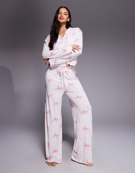 Kaiia – Exclusive – Superweiche Pyjamahose in Cremeweiß mit rosa Polka Dots und Schleifenmuster, Kombiteil - view 1