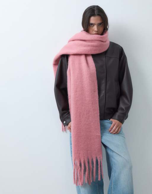 Kaiia - Exclusive - Superzachte oversized sjaal met franjes in roze, 2 van 5