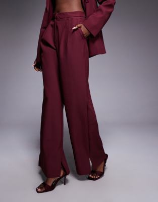 Kaiia Exclusive Tailored Pleated Detailing Wide Leg Slit Hem Pants In Red