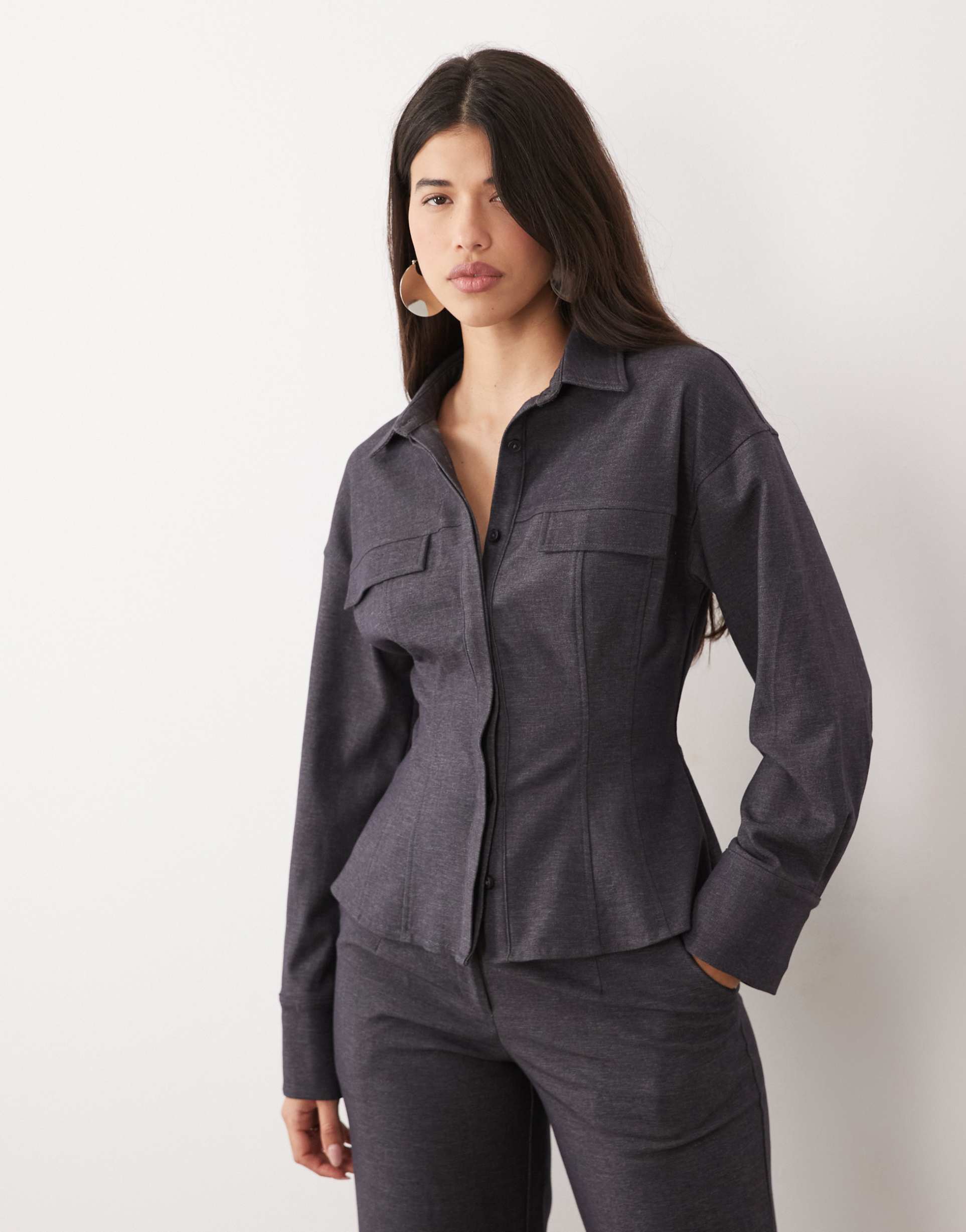kaiia exclusive woven cinched waist seam detailing tailored stretch shirt in charcoal - part of a set