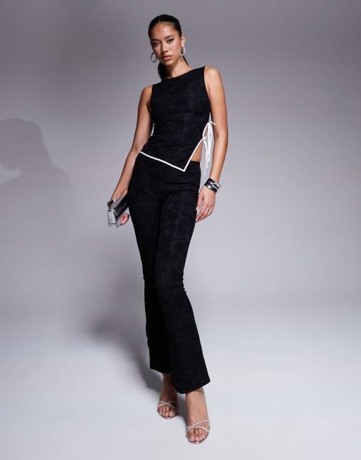 Kaiia - Exclusives - Flare-broek met kant in zwart, deel van co-ord set