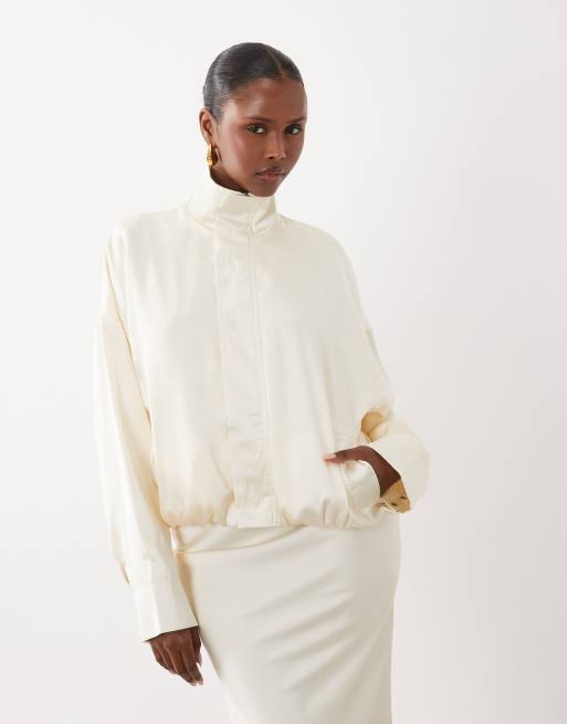Exclusivité - Kaiia - Bomber à ourlet boule et col cheminée en satin et jupe - Crème, 2 de 3
