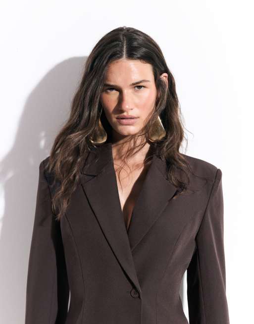 Kaiia exclusivité ensemble blazer structuré à épaulettes et taille cintrée marron, 2 de 8