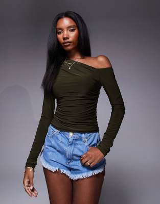 Kaiia - Exklusiv - Doppellagiges, langärmliges Oberteil in Khaki mit geschmeidiger Haptik, Daumenloch und Off-Shoulder-D...