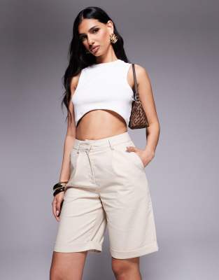 Kaiia - Exklusiv - Elegante Longline-Shorts in Beige-Grün