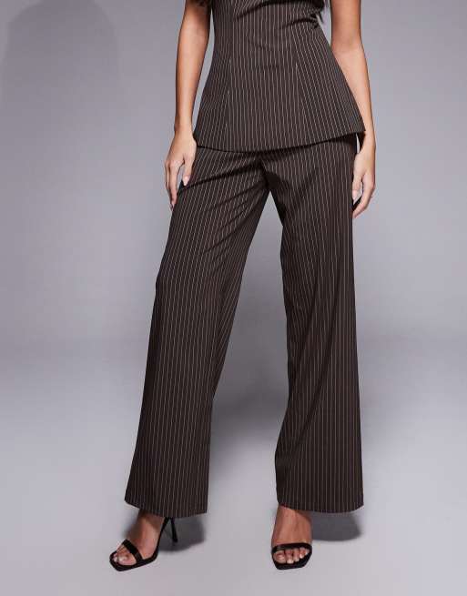 Kaiia – Exklusiv – Elegante, weit geschnittene Hose in Braun mit Nadelstreifen, Kombiteil, 4 von 5