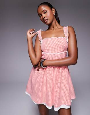 Kaiia - Exklusiv - Kurzes Skater-Kleid mit Spitzenbesatz, eckigem Ausschnitt, rotem Vichy-Karomuster und Zierschleifen-B...