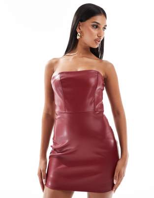 Kaiia - Exklusiv - Trägerloses Minikleid in burgunderroter Lederoptik